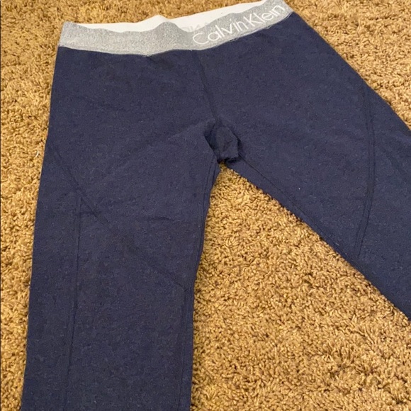 Calvin Klein Crop Legging - Picture 2 of 2